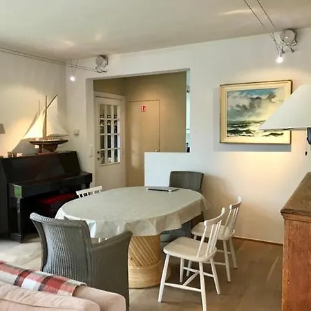 Holiday home Villa Drie Slaapkamers In Oostduinkerke - Parador